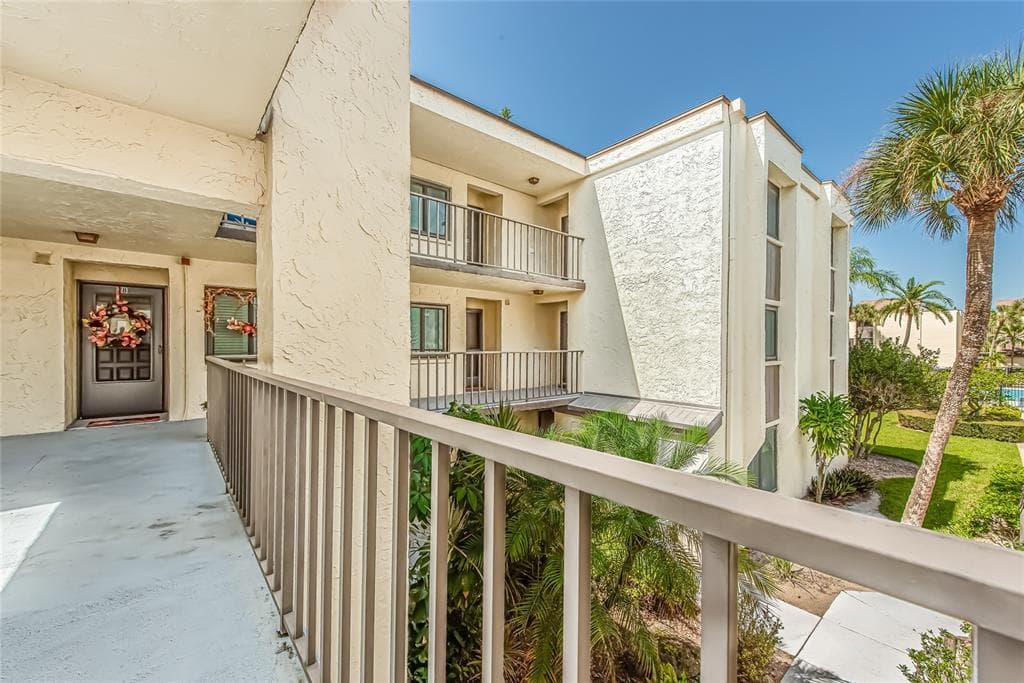 2209 BELLEAIR ROAD UNIT C9 CLEARWATER, FL 33764