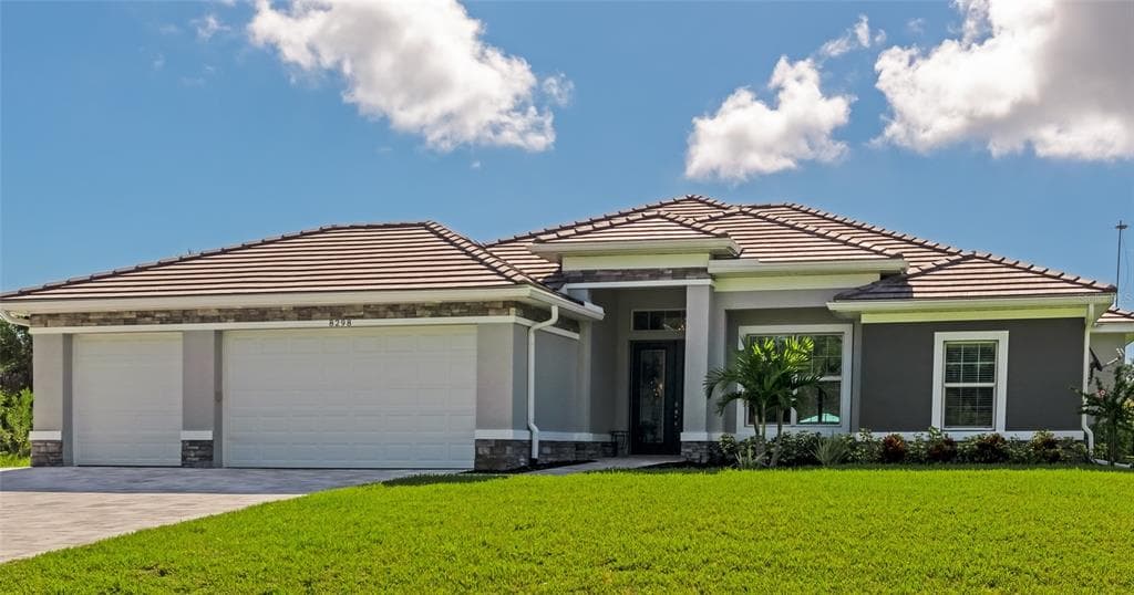 8298 SANTA CRUZ DRIVE PORT CHARLOTTE, FL 33981
