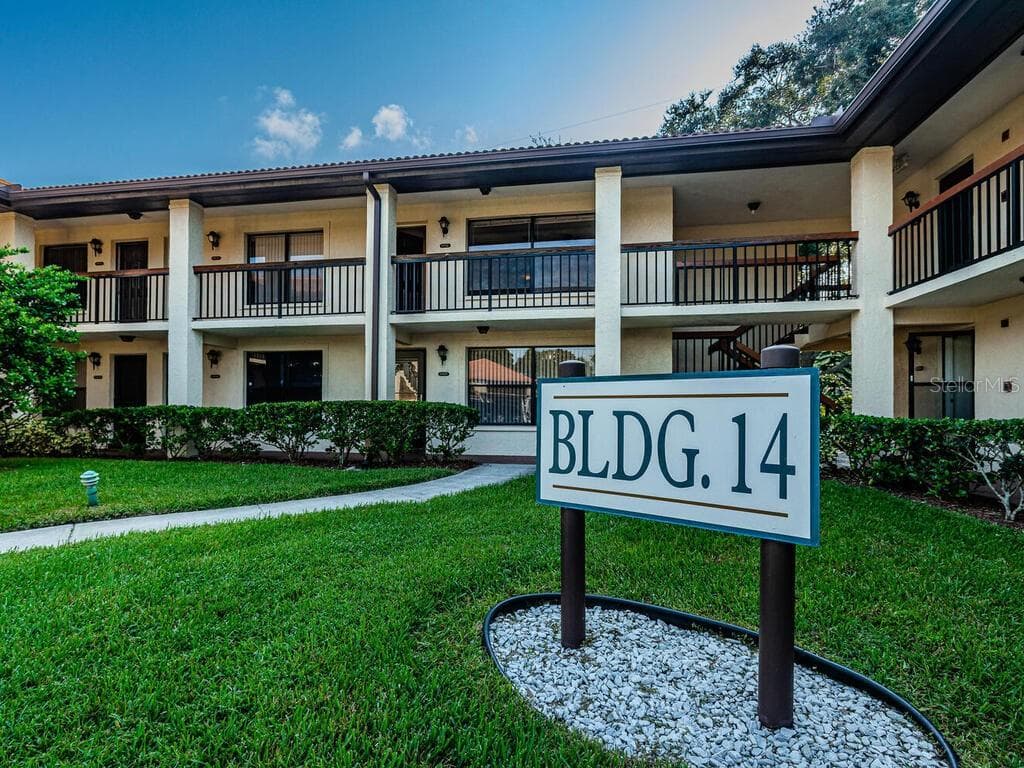 1412 HAMMOCK PINE BOULEVARD UNIT 1412 CLEARWATER, FL 33761