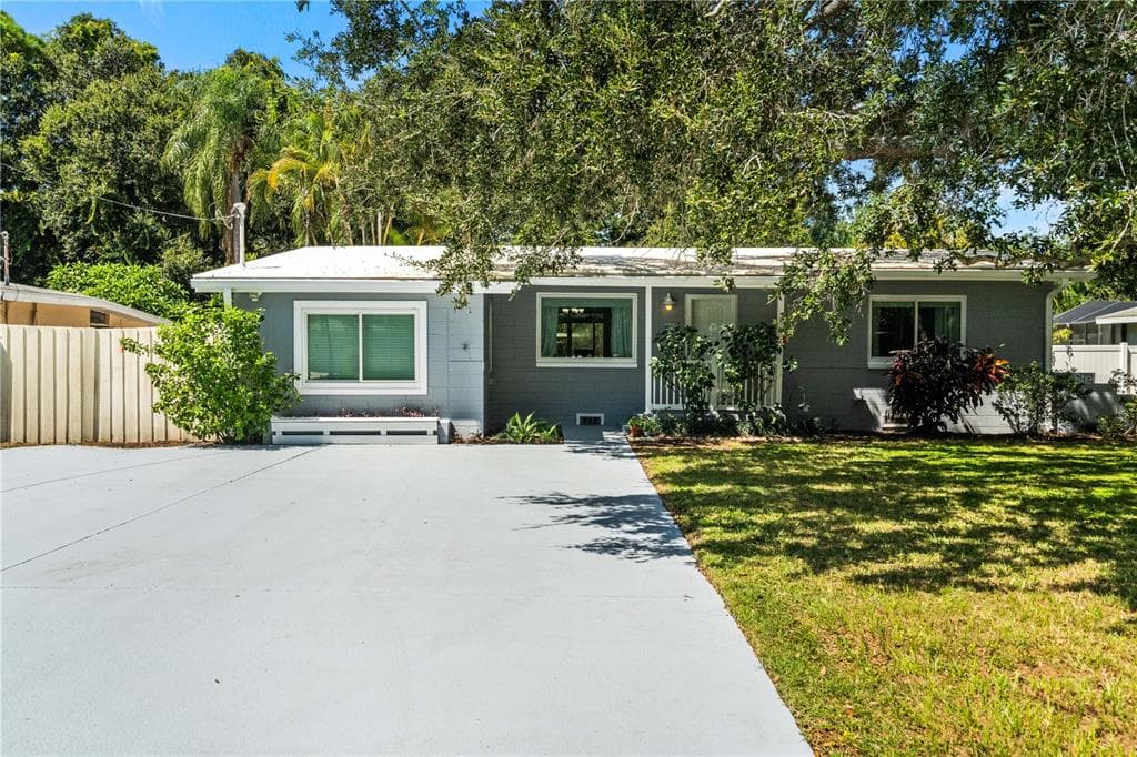 12768 PALM DRIVE LARGO, FL 33774