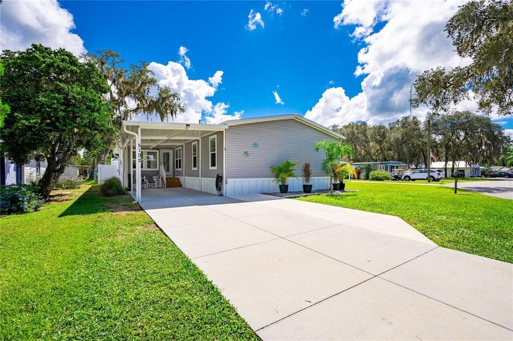 5102 BETMAR DRIVE ZEPHYRHILLS, FL 33542