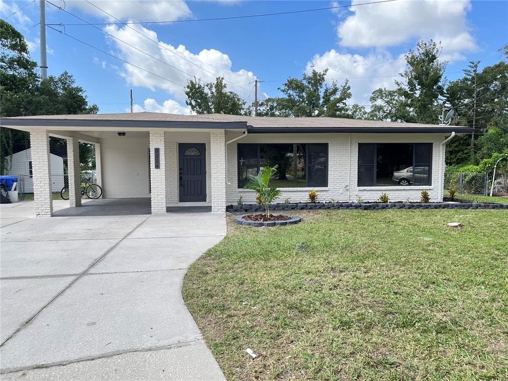 3224 CLINTON CIRCLE TAMPA, FL 33614