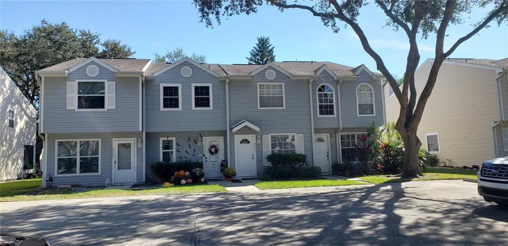 8529 J R MANOR DRIVE TAMPA, FL 33634