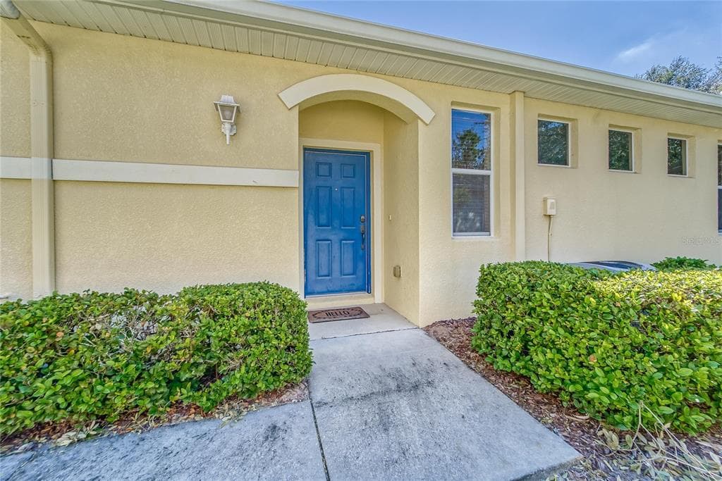 2066 SIFIELD GREENS WAY UNIT 2066 SUN CITY CENTER, FL 33573