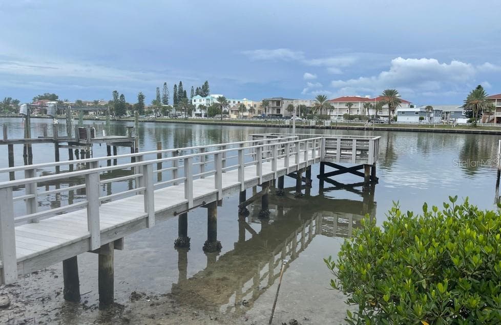 15010 113TH AVENUE UNIT 6 LARGO, FL 33774