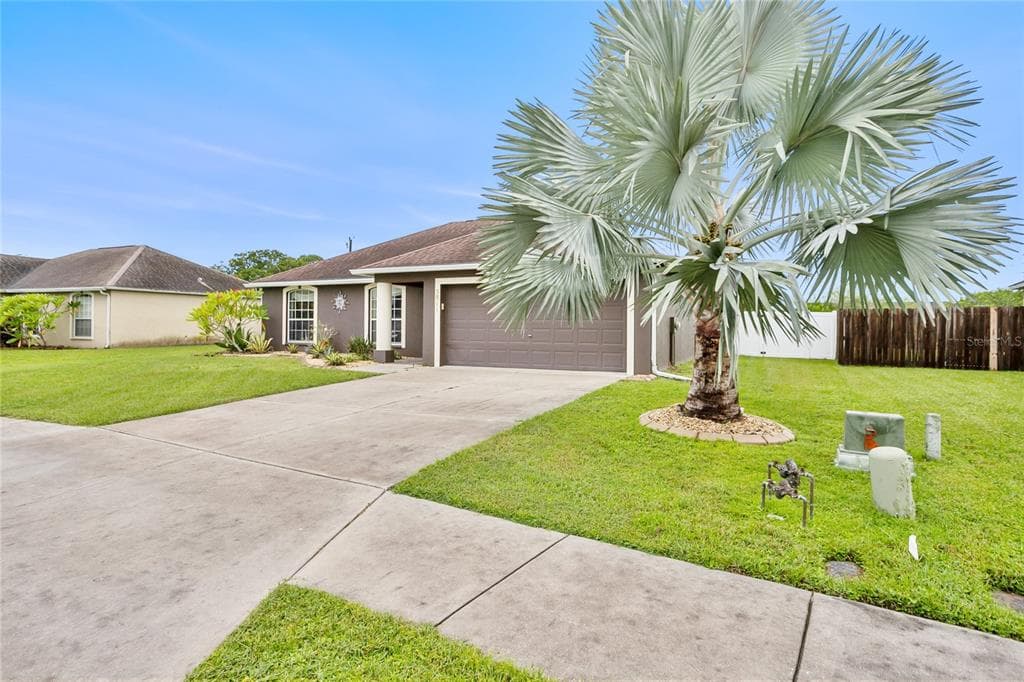 5811 33RD DRIVE E PALMETTO, FL 34221
