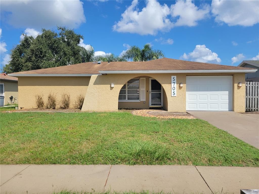 5705 MARIPOSA DRIVE HOLIDAY, FL 34690