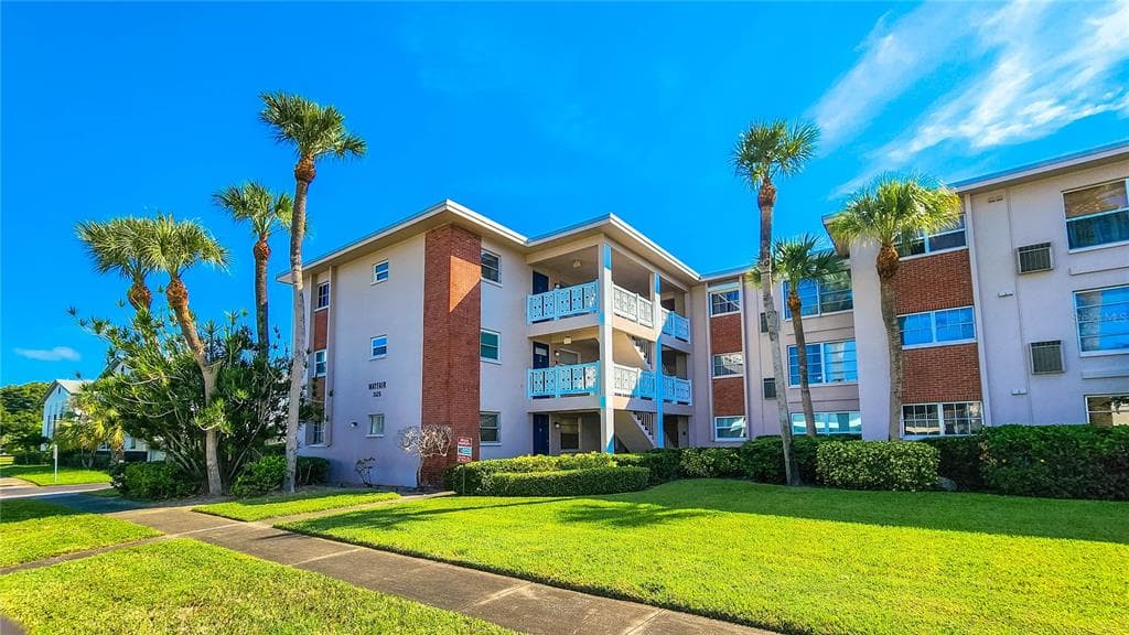 3125 36TH STREET N UNIT 301 ST PETERSBURG, FL 33713