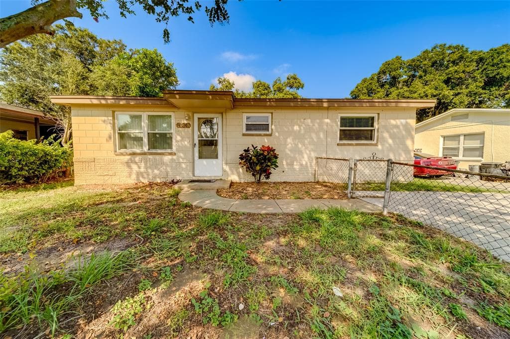 8016 52ND STREET N PINELLAS PARK, FL 33781