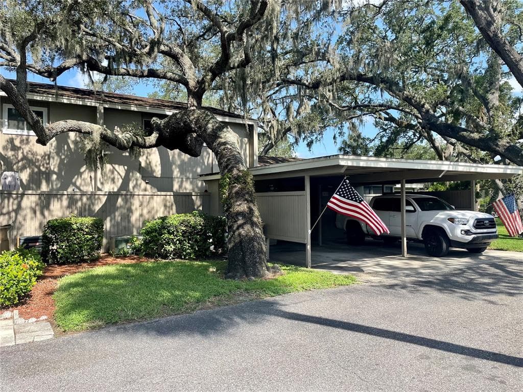 8606 PALM LANE TEMPLE TERRACE, FL 33637