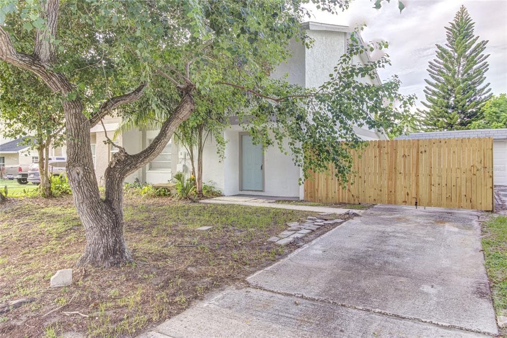 1958 LOS LOMAS DRIVE CLEARWATER, FL 33763