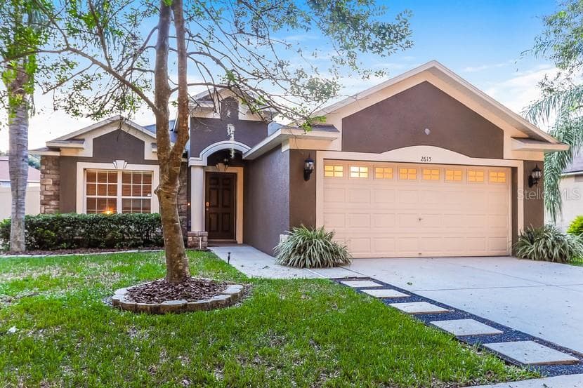 2615 QUEEN ALBERTA DRIVE VALRICO, FL 33596