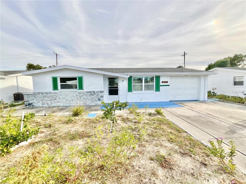 4810 FLORA AVENUE HOLIDAY, FL 34690
