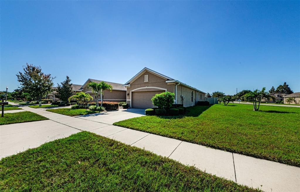 2150 PARROT FISH DRIVE HOLIDAY, FL 34691