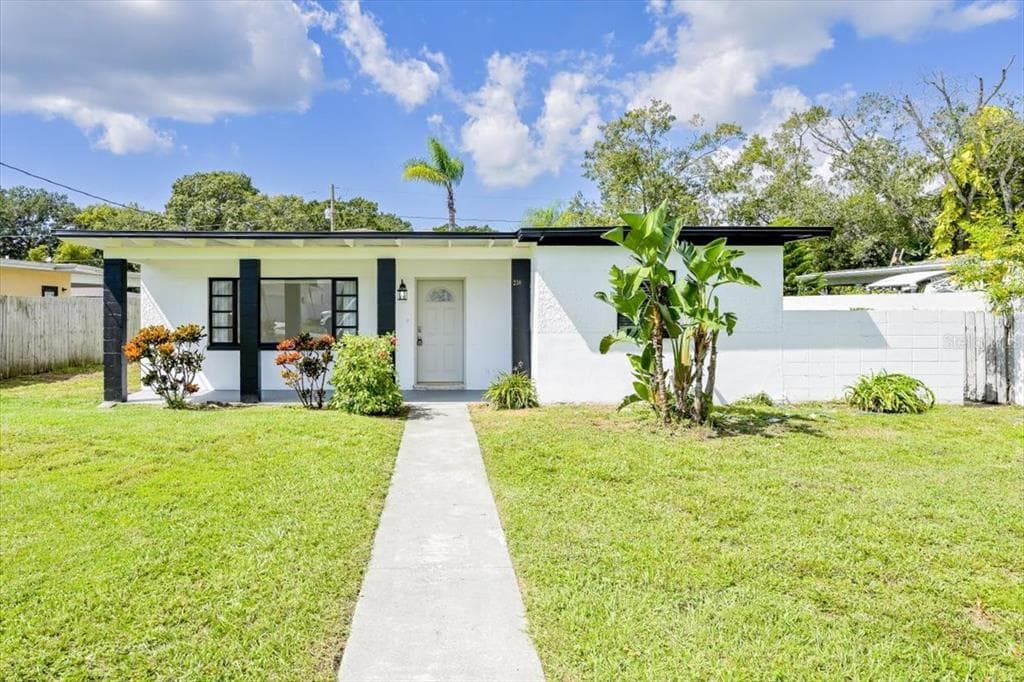 210 N GLEN AVENUE TAMPA, FL 33609