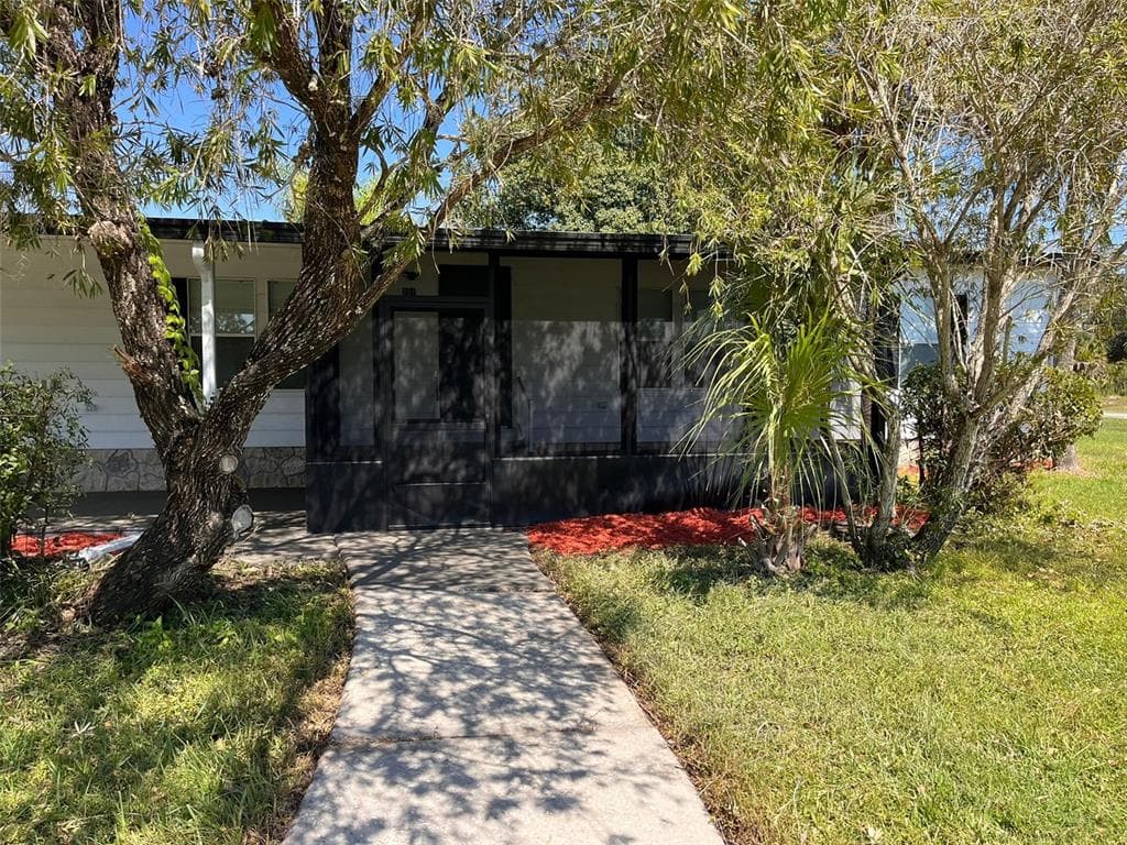 201 ELLSWORTH COURT KISSIMMEE, FL 34758