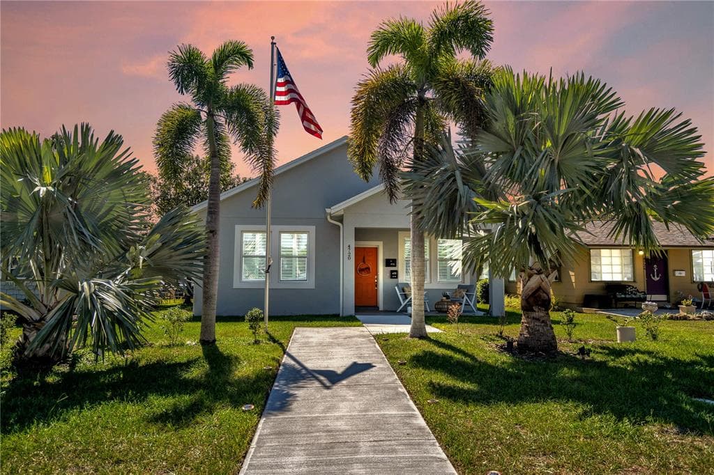 4720 EMERSON AVENUE S ST PETERSBURG, FL 33711