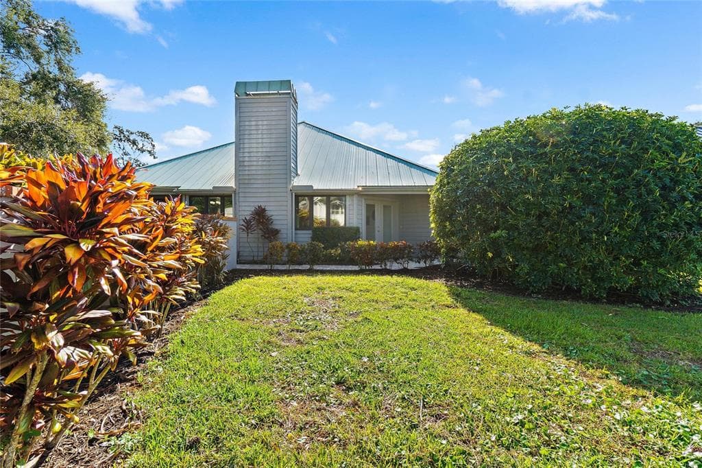 10351 LONGWOOD DRIVE SEMINOLE, FL 33777