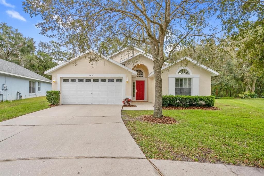 5824 HAWKWOOD COURT LITHIA, FL 33547