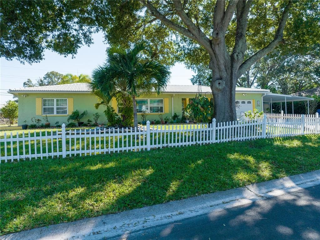 3700 27TH AVENUE N ST PETERSBURG, FL 33713