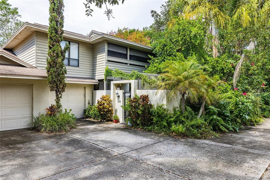 114 PARKSIDE COLONY DRIVE TARPON SPRINGS, FL 34689