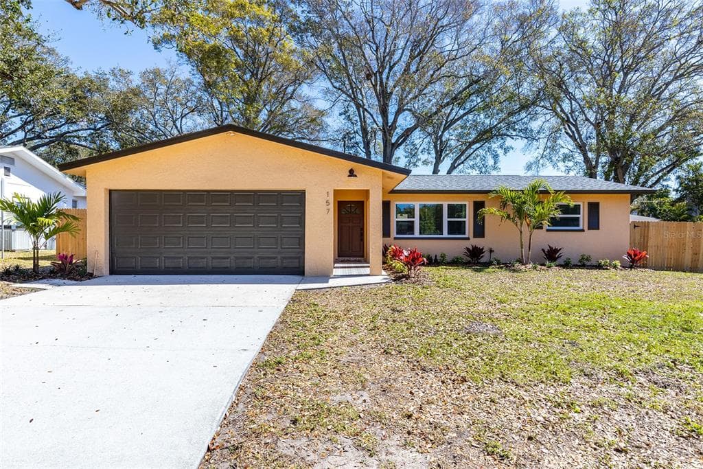 157 TROPIC BOULEVARD W