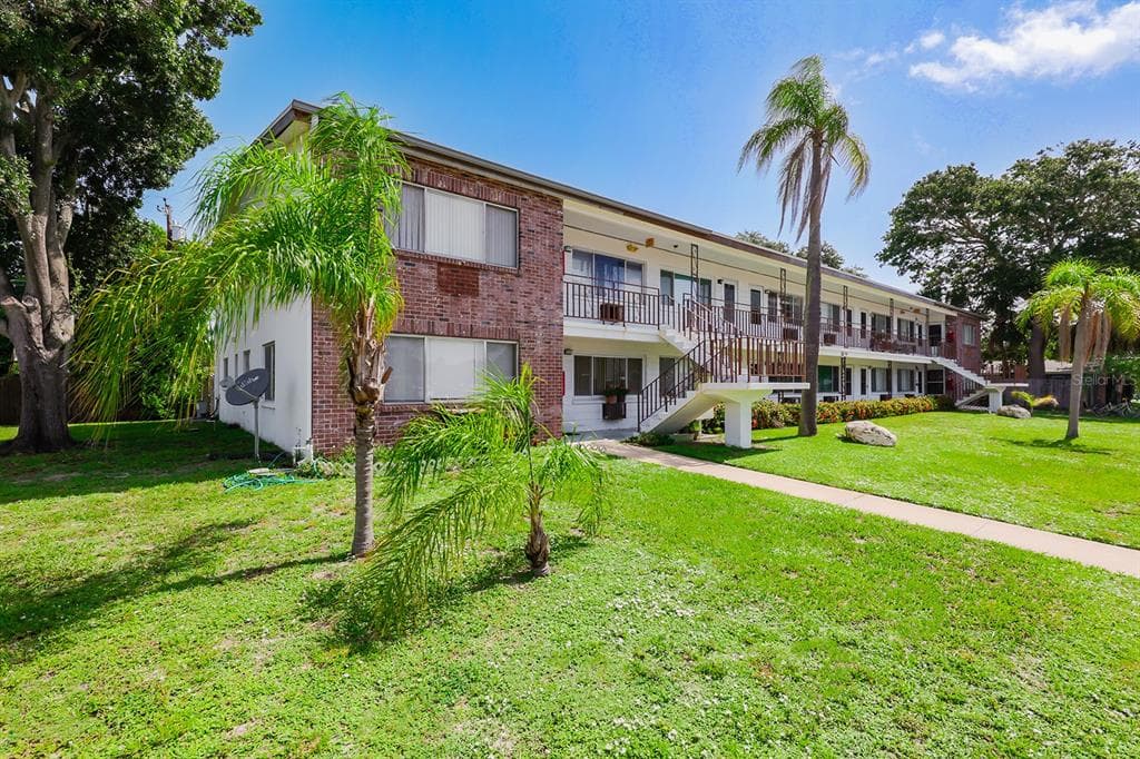 2366 SHELLEY STREET UNIT 4 CLEARWATER, FL 33765