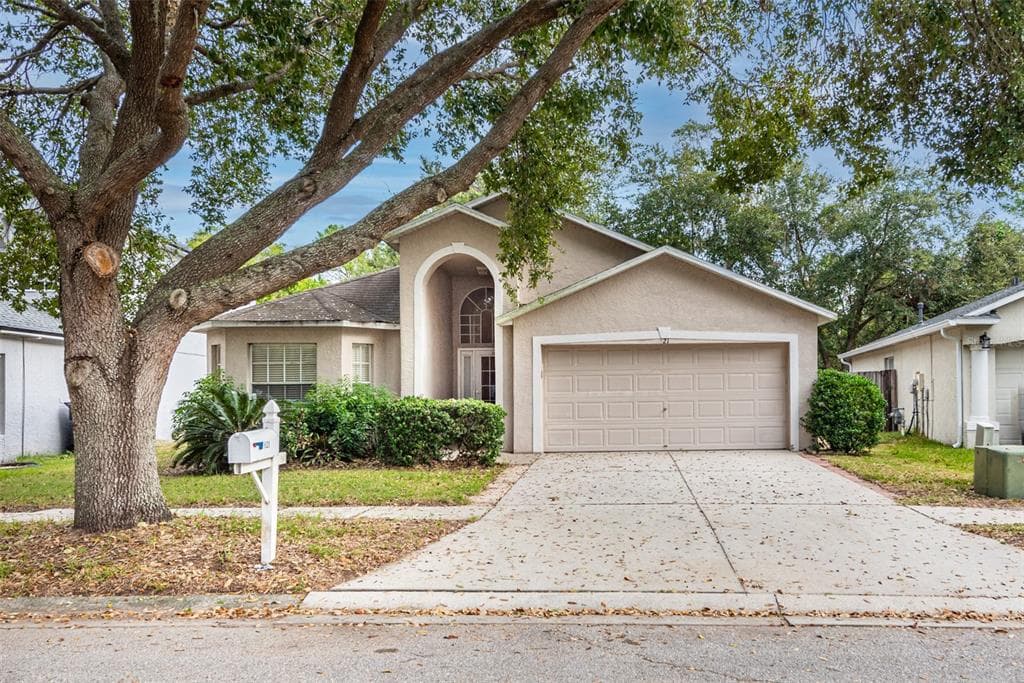 621 SOMERSTONE DRIVE VALRICO, FL 33594