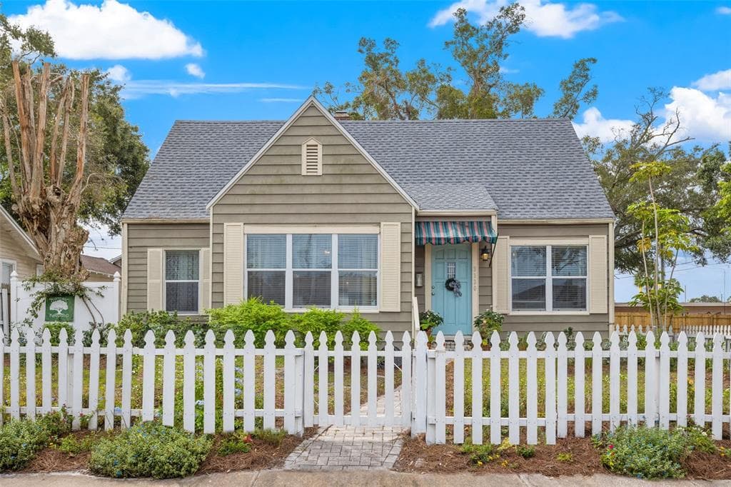 3330 8TH AVENUE N ST PETERSBURG, FL 33713