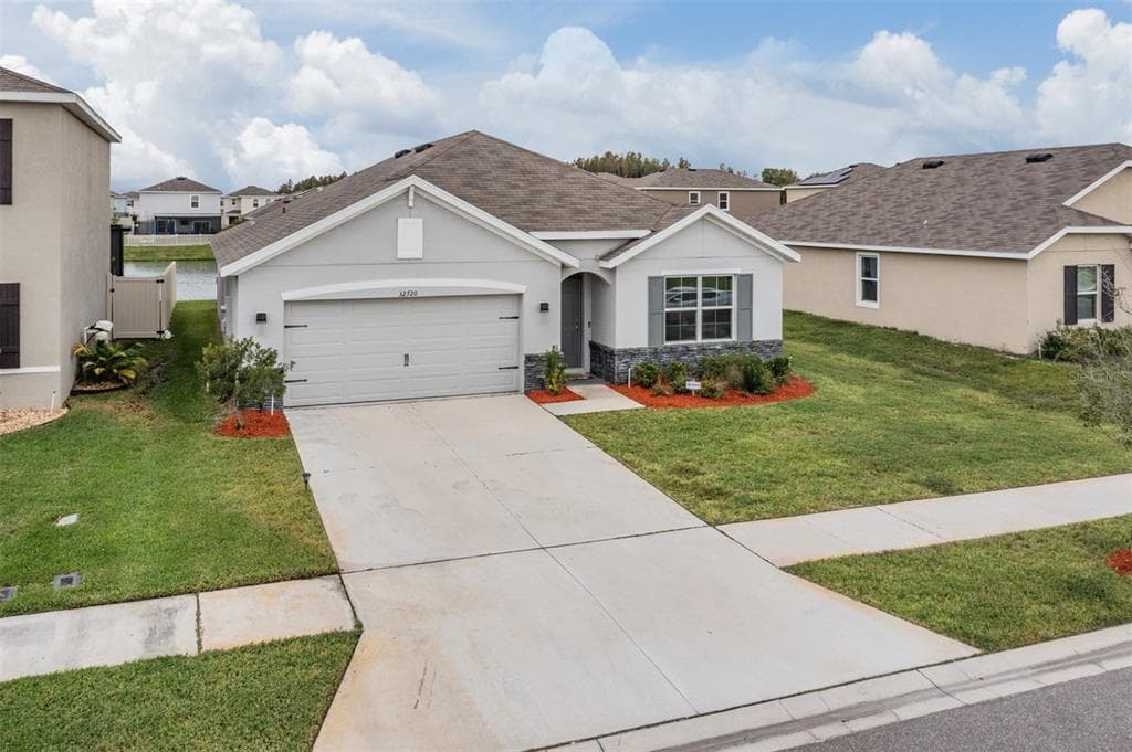 32720 PEZ LANDING LANE WESLEY CHAPEL, FL 33543