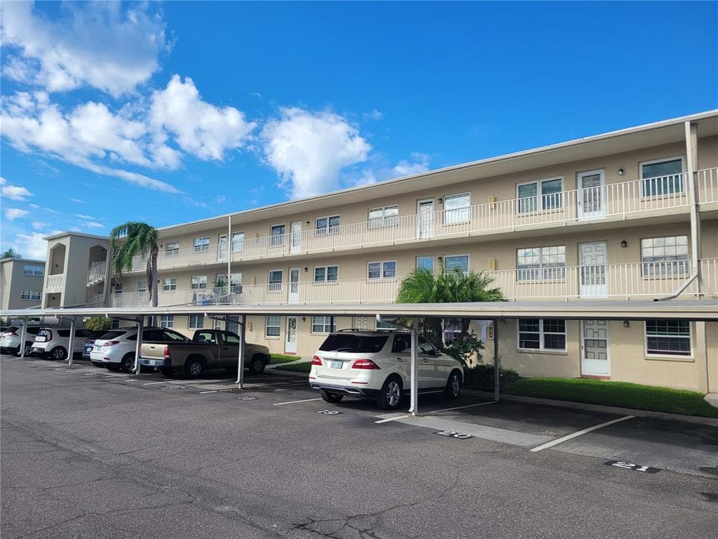 948 VIRGINIA STREET UNIT 203 DUNEDIN, FL 34698