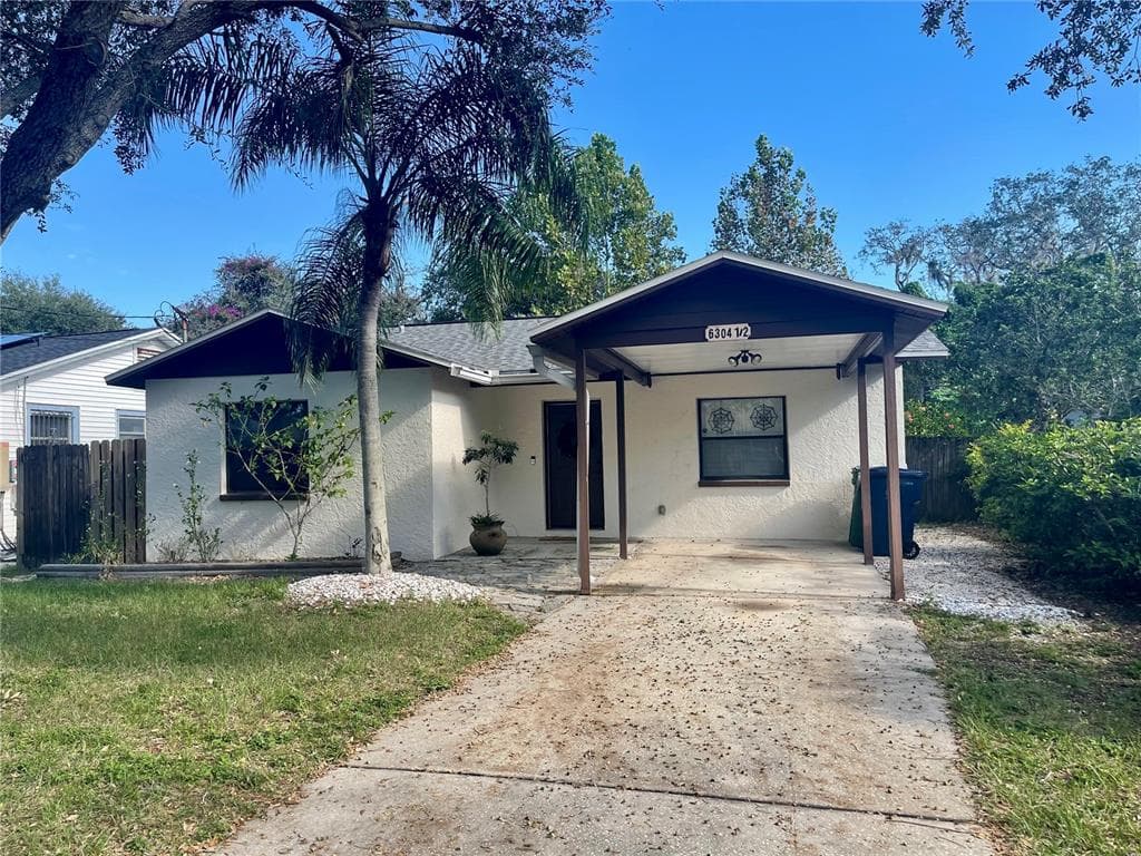 6304 S SELBOURNE AVENUE UNIT 1/2 TAMPA, FL 33611