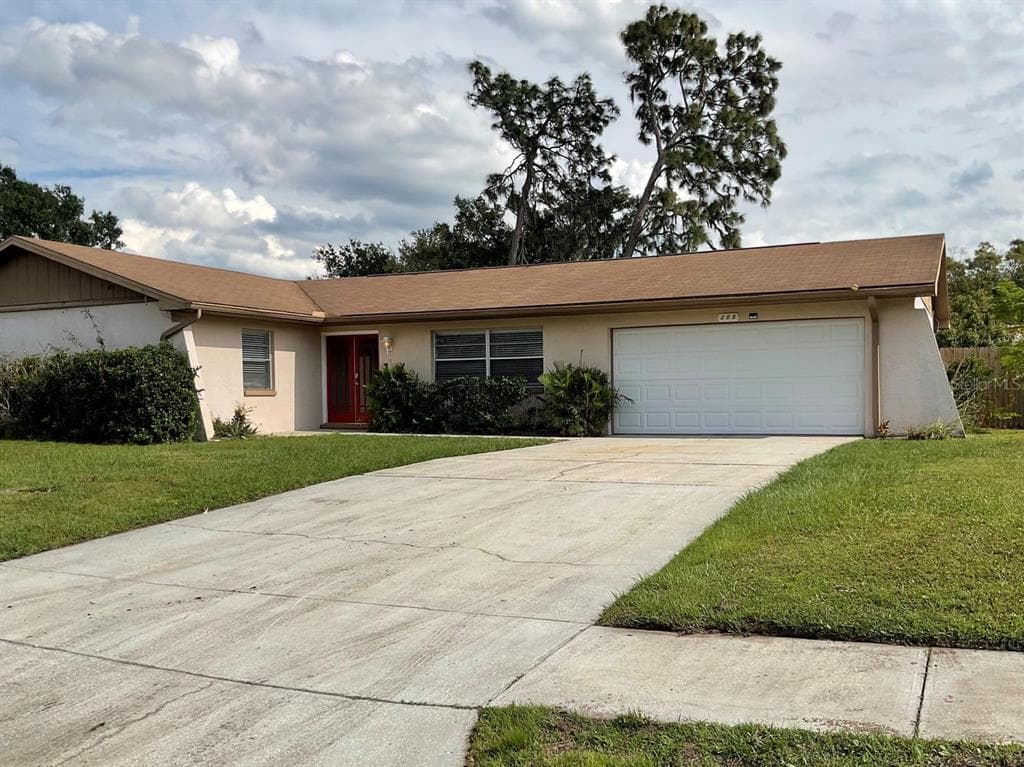 205 DONATELLO DRIVE BRANDON, FL 33511