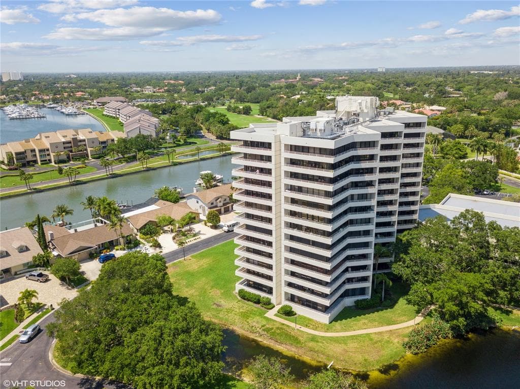 5950 PELICAN BAY PLAZA UNIT 901 GULFPORT, FL 33707