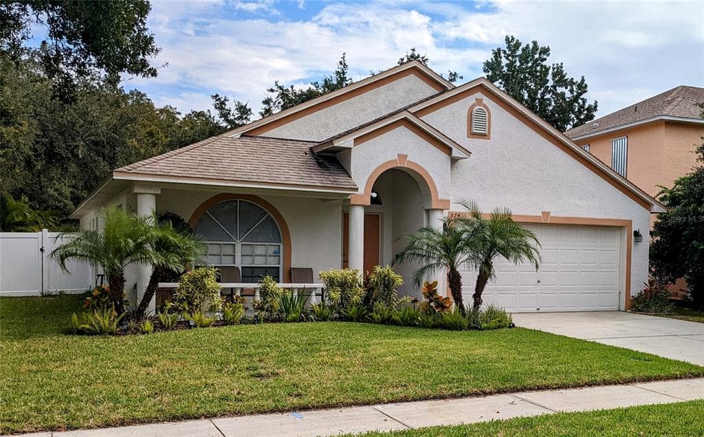 574 LAKE CYPRESS CIRCLE