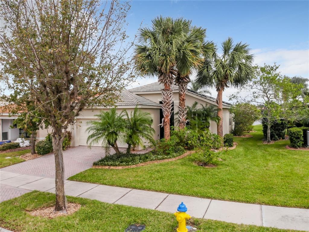 15613 CRYSTAL WATERS DRIVE WIMAUMA, FL 33598