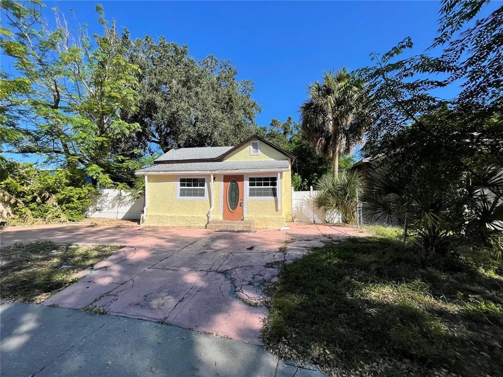 2335 W SAINT JOHN STREET TAMPA, FL 33607