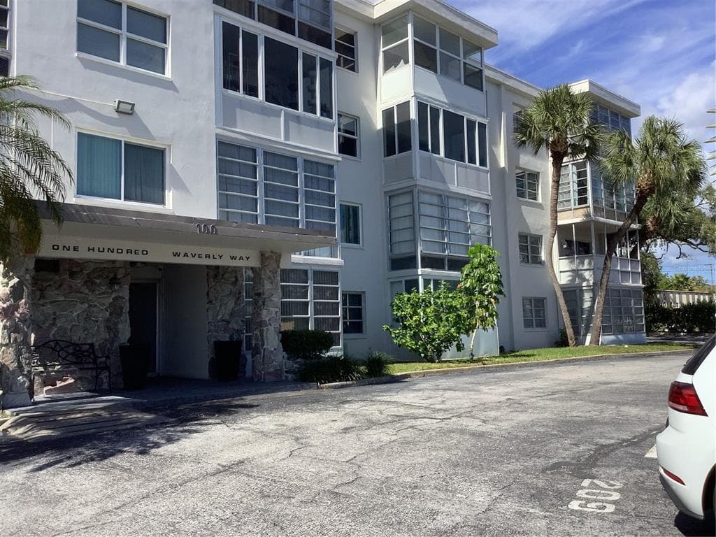 100 WAVERLY WAY UNIT 401 CLEARWATER, FL 33756