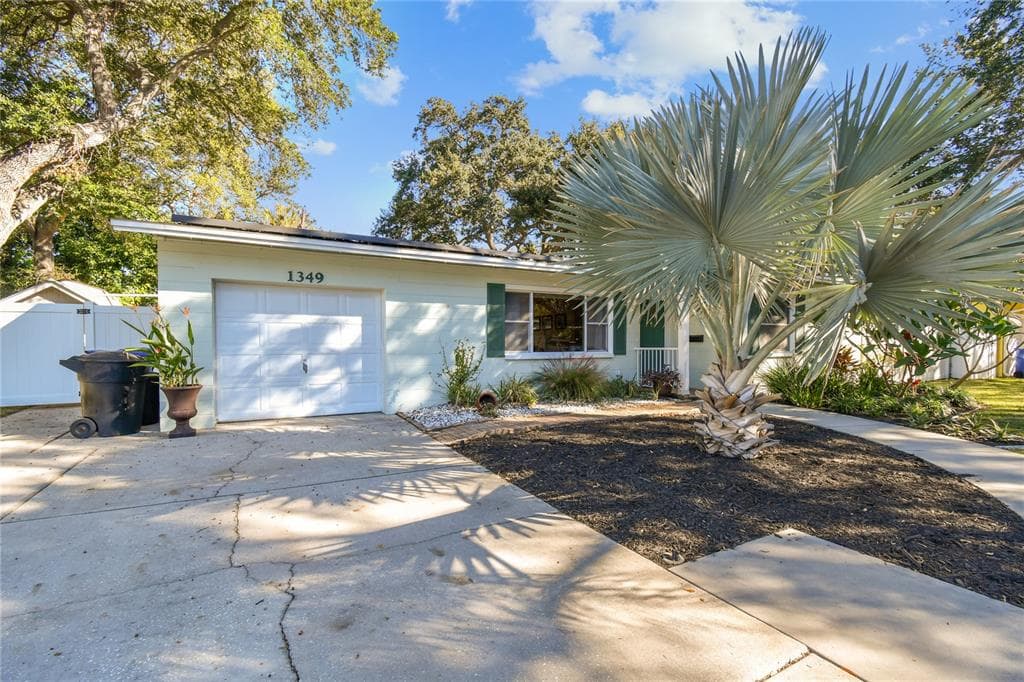 1349 78TH AVENUE N ST PETERSBURG, FL 33702