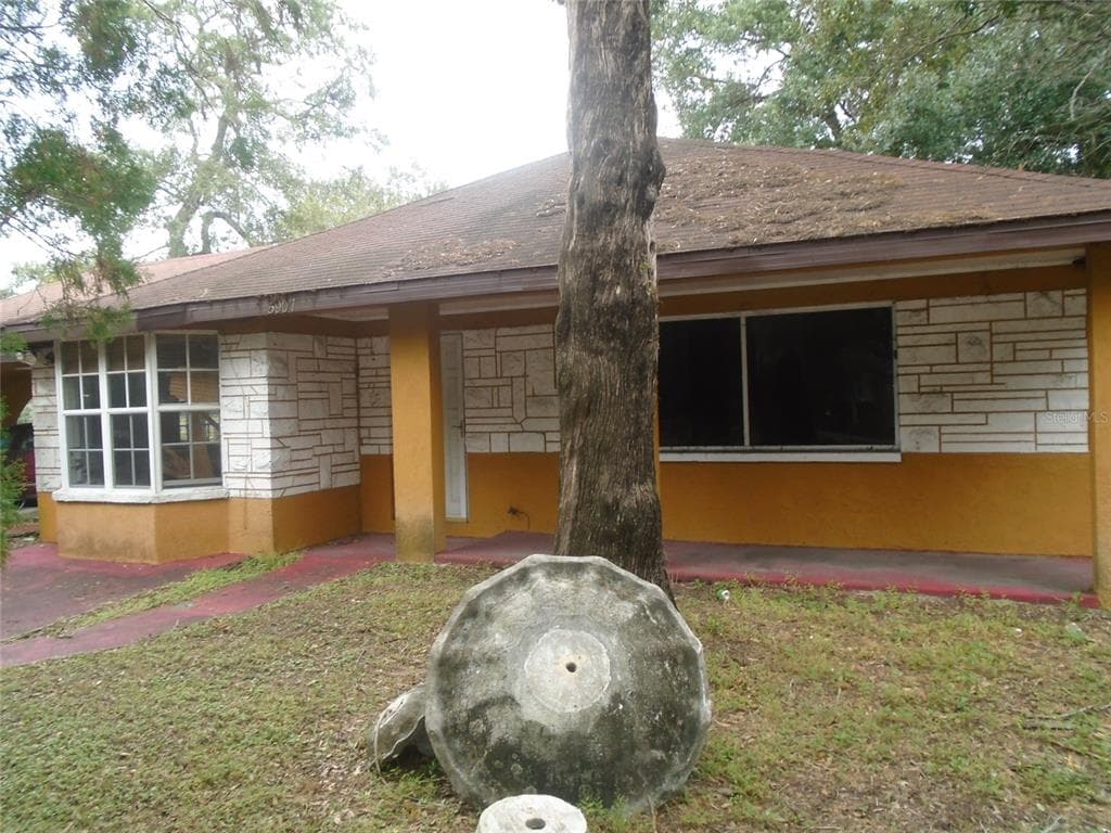 5907 N 43RD STREET TAMPA, FL 33610