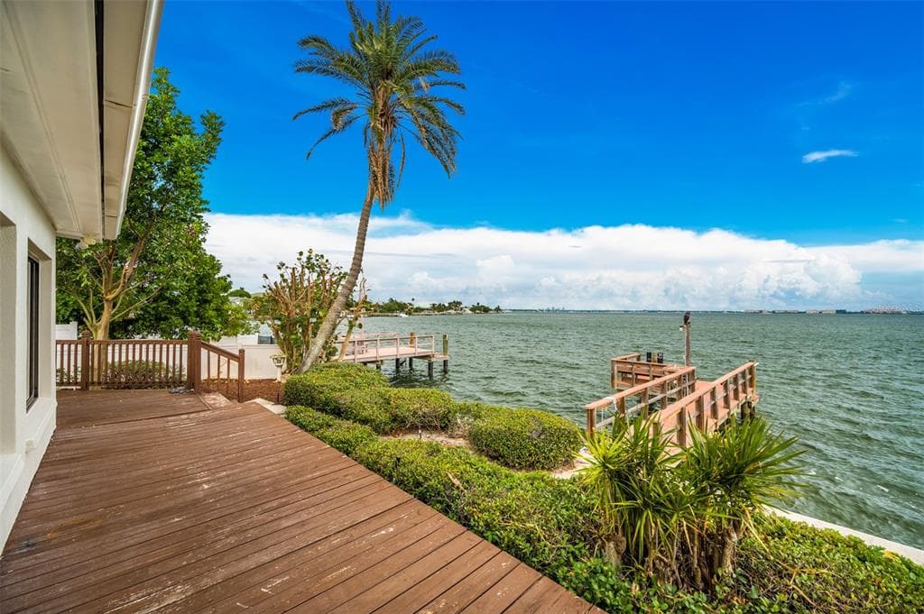 4539 PLAZA WAY ST PETE BEACH, FL 33706