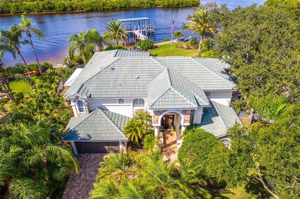 1126 MARINA DRIVE TARPON SPRINGS, FL 34689