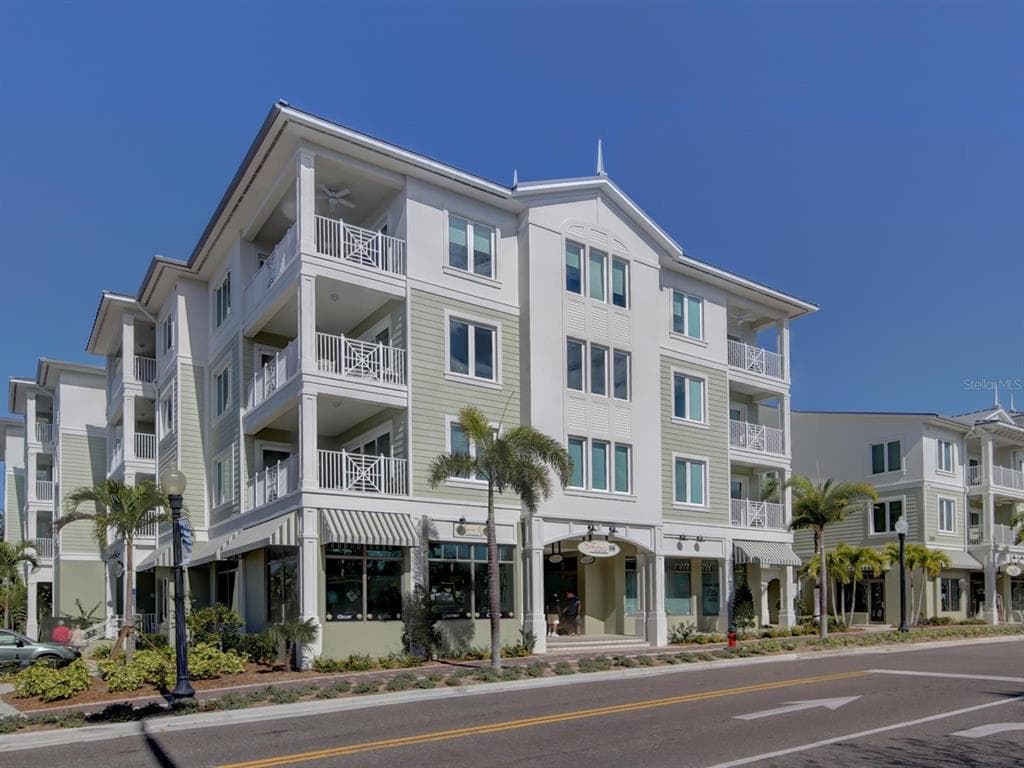 200 MAIN STREET UNIT 205 DUNEDIN, FL 34698