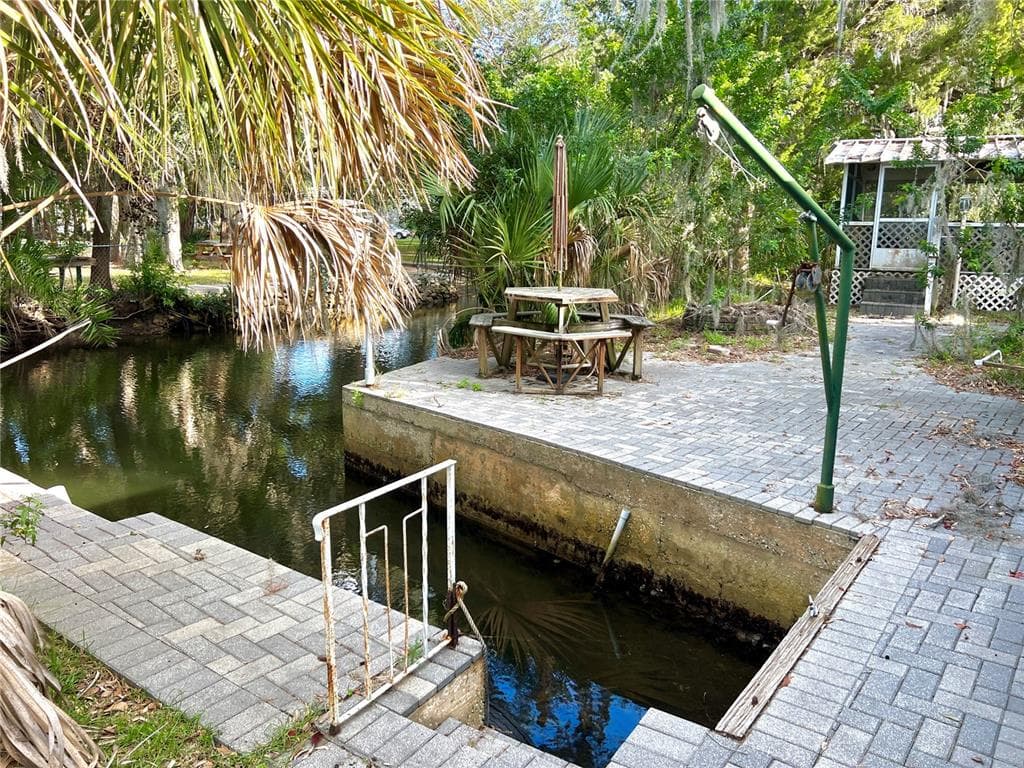 2195 S GULFWATER POINT CRYSTAL RIVER, FL 34429