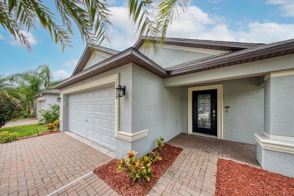 10124 NEWMINSTER LOOP RUSKIN, FL 33573