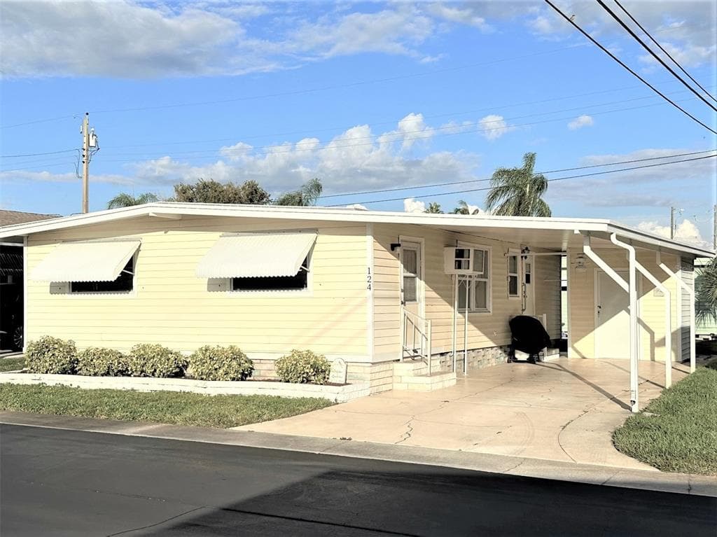 2000 E BAY DRIVE UNIT 124 LARGO, FL 33771