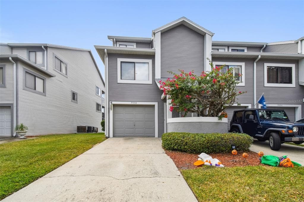 9550 TARA CAY COURT UNIT 17 SEMINOLE, FL 33776