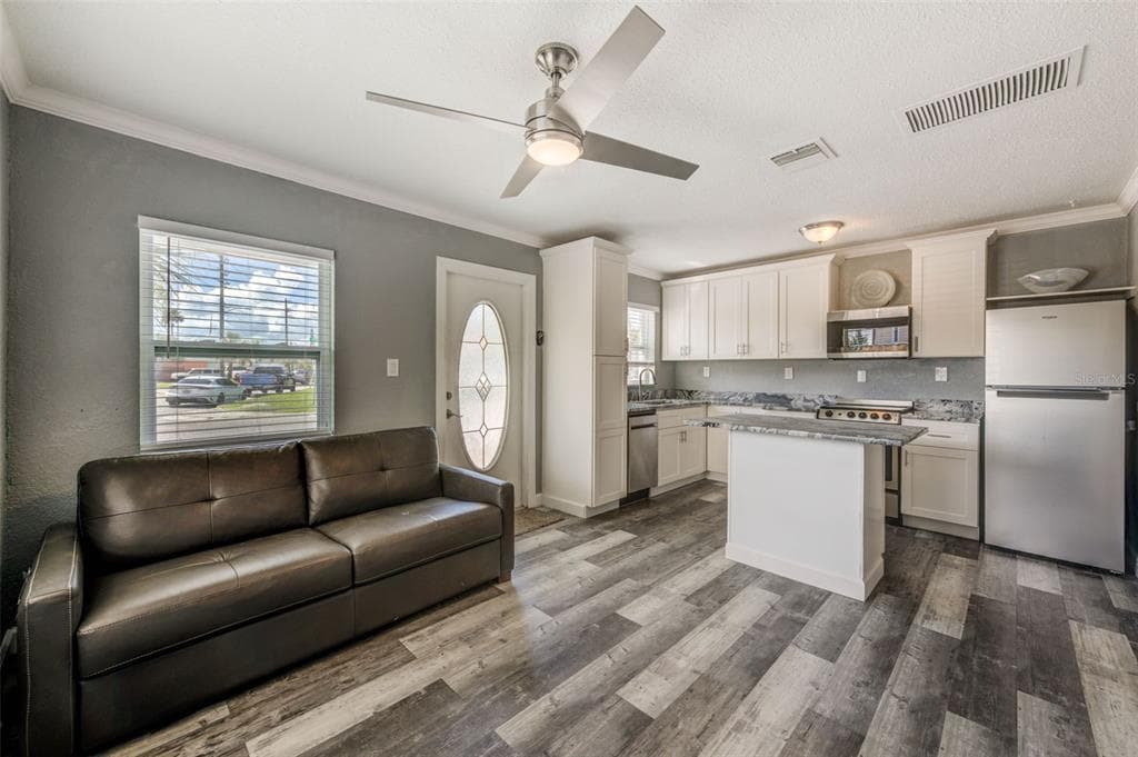 232 147TH AVENUE E MADEIRA BEACH, FL 33708