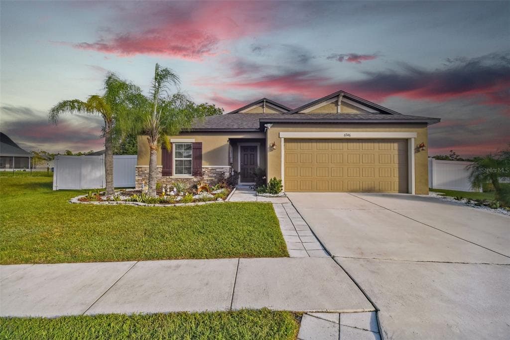 6746 CASTLE GREEN PLACE ZEPHYRHILLS, FL 33541