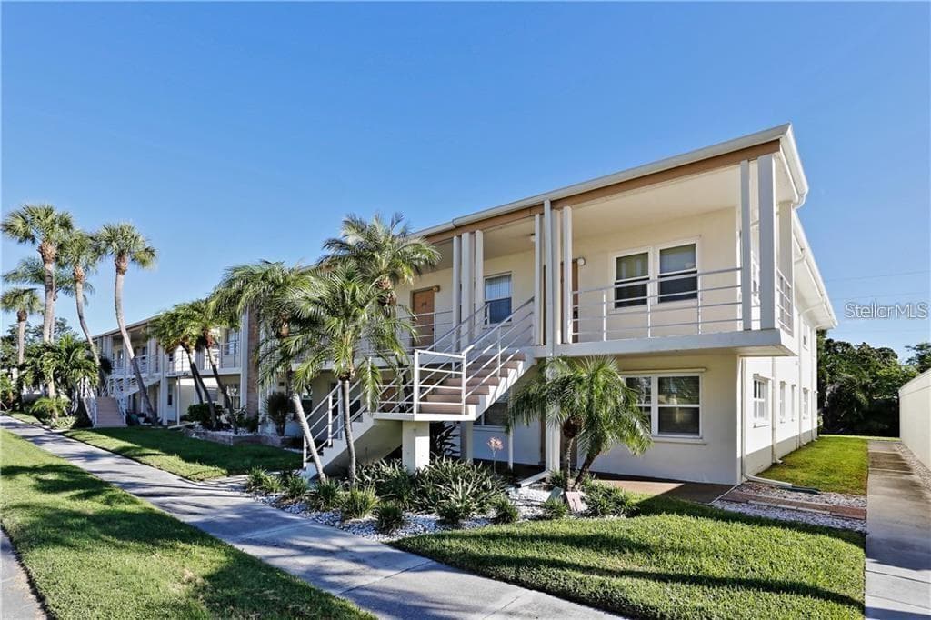 4565 DUHME ROAD UNIT 210 ST PETERSBURG, FL 33708